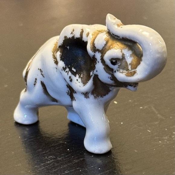 Vintage White and Gold-like Miniature Elephant Figurine with Upturned Trunk - Picture 2 of 13